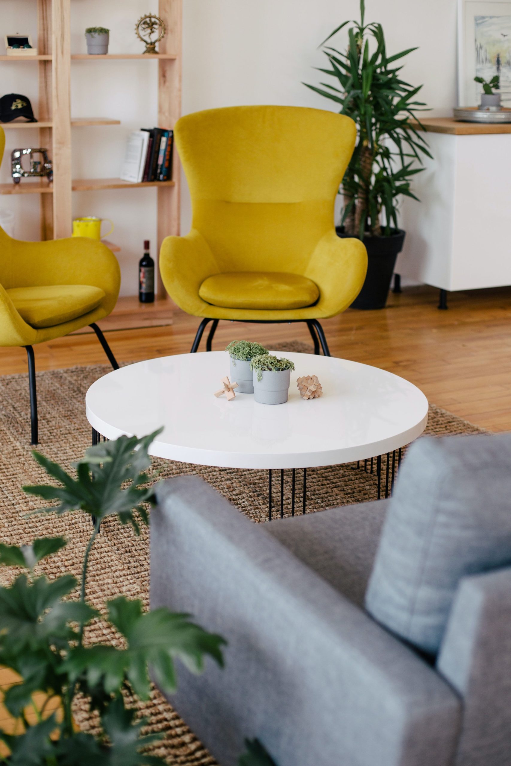 Image of a room with two yellow chairs and a gray couch. This is an example of a space where you could work with a burnout therapist for burnout treatment in Los Angeles, CA. 90504 | 90505