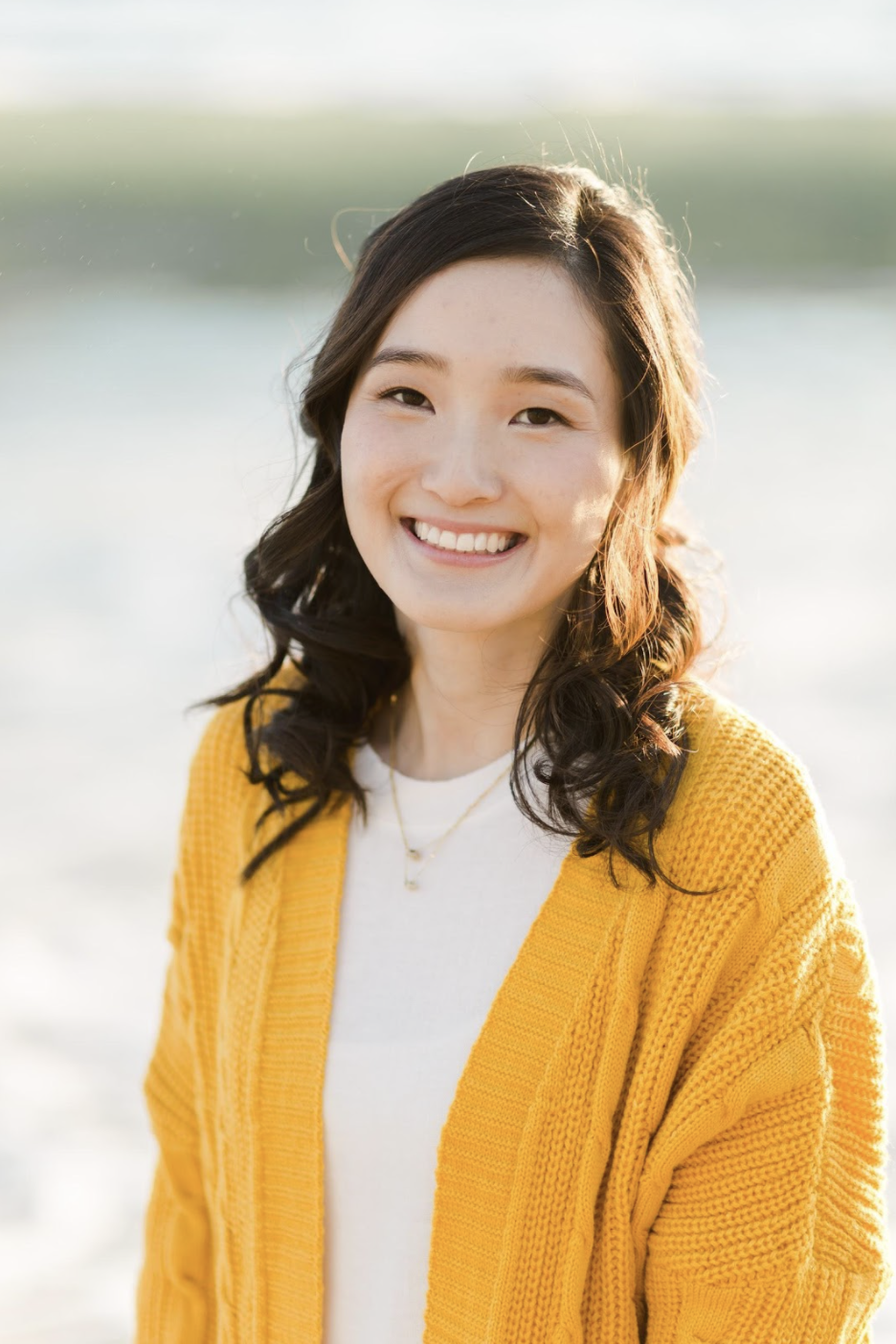 Image of Linda Yoon, therapist at YCC. She is an EMDR therapist in Los Angeles, CA who helps people in anxiety treatment in Los Angeles, CA. 91108 | 90232