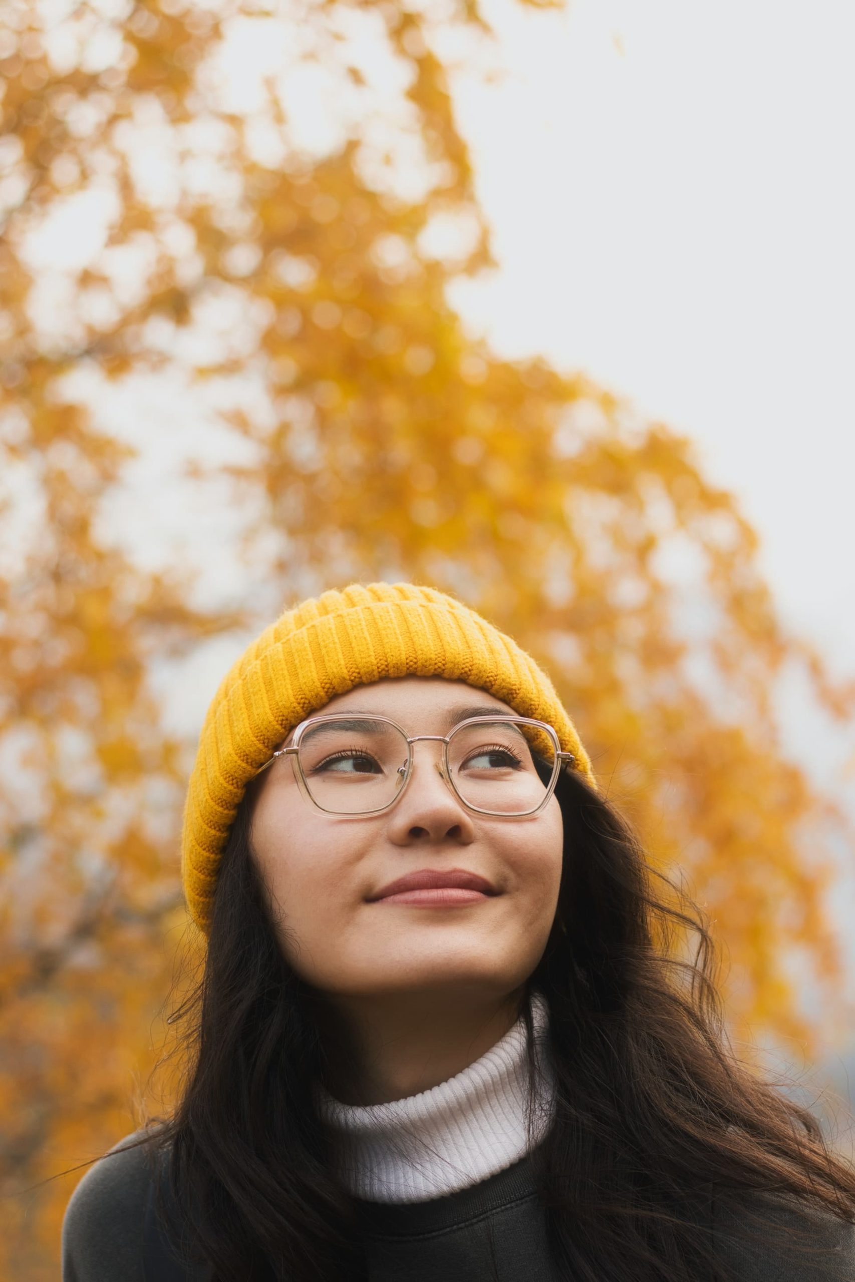 Image of a young Asian woman smiling. Those who seek out EMDR therapy in Los Angeles, CA have claimed to feel happier and lighter. | 91006 | 90071