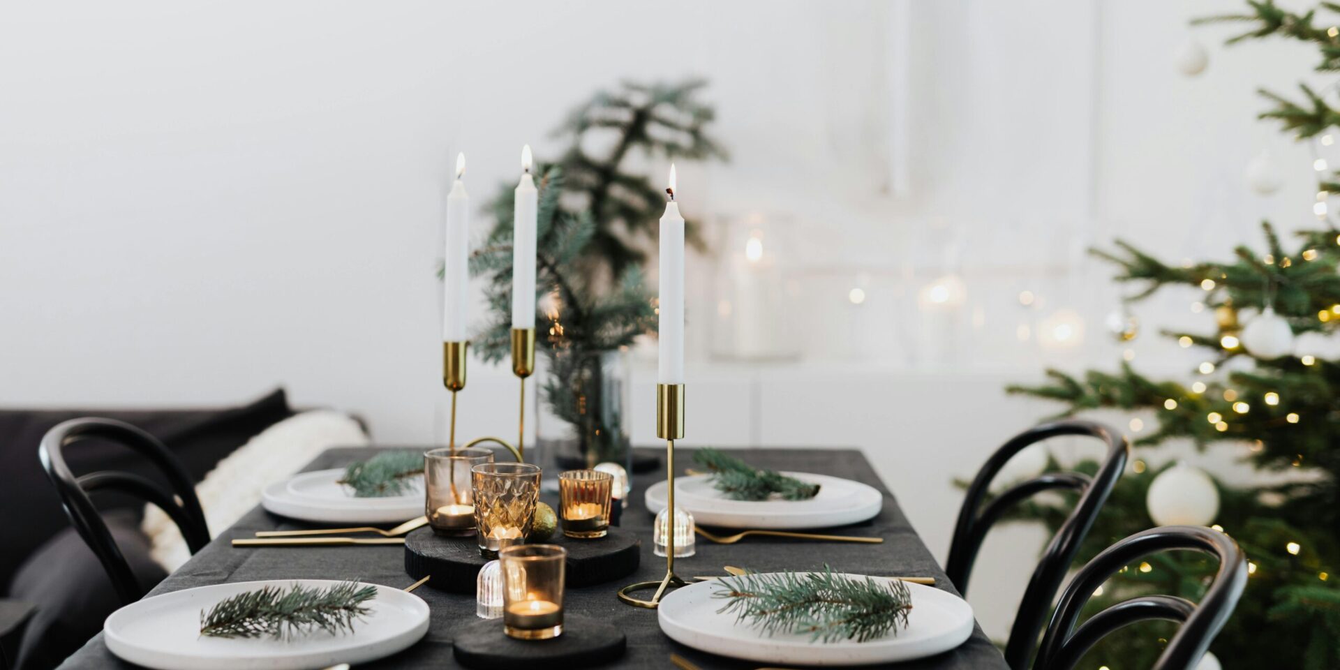 holiday dinner table setting