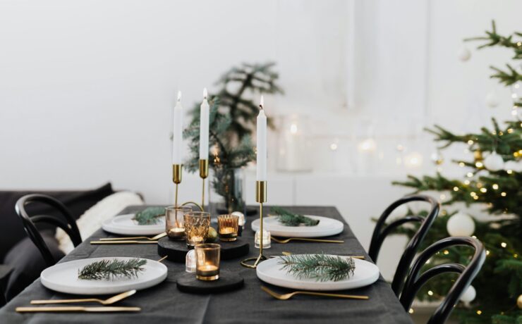 holiday dinner table setting