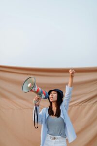 stressed woman working | burnout therapist in los angeles, ca | anxiety treatment in los angeles, ca | individual therapy in los angeles, ca | 90048 | 91502