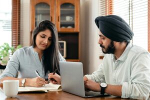 stressed woman working | burnout therapist in los angeles, ca | anxiety treatment in los angeles, ca | individual therapy in los angeles, ca | 90048 | 91502