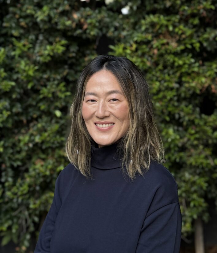 Asian American therapist Esther S. Lee headshot
